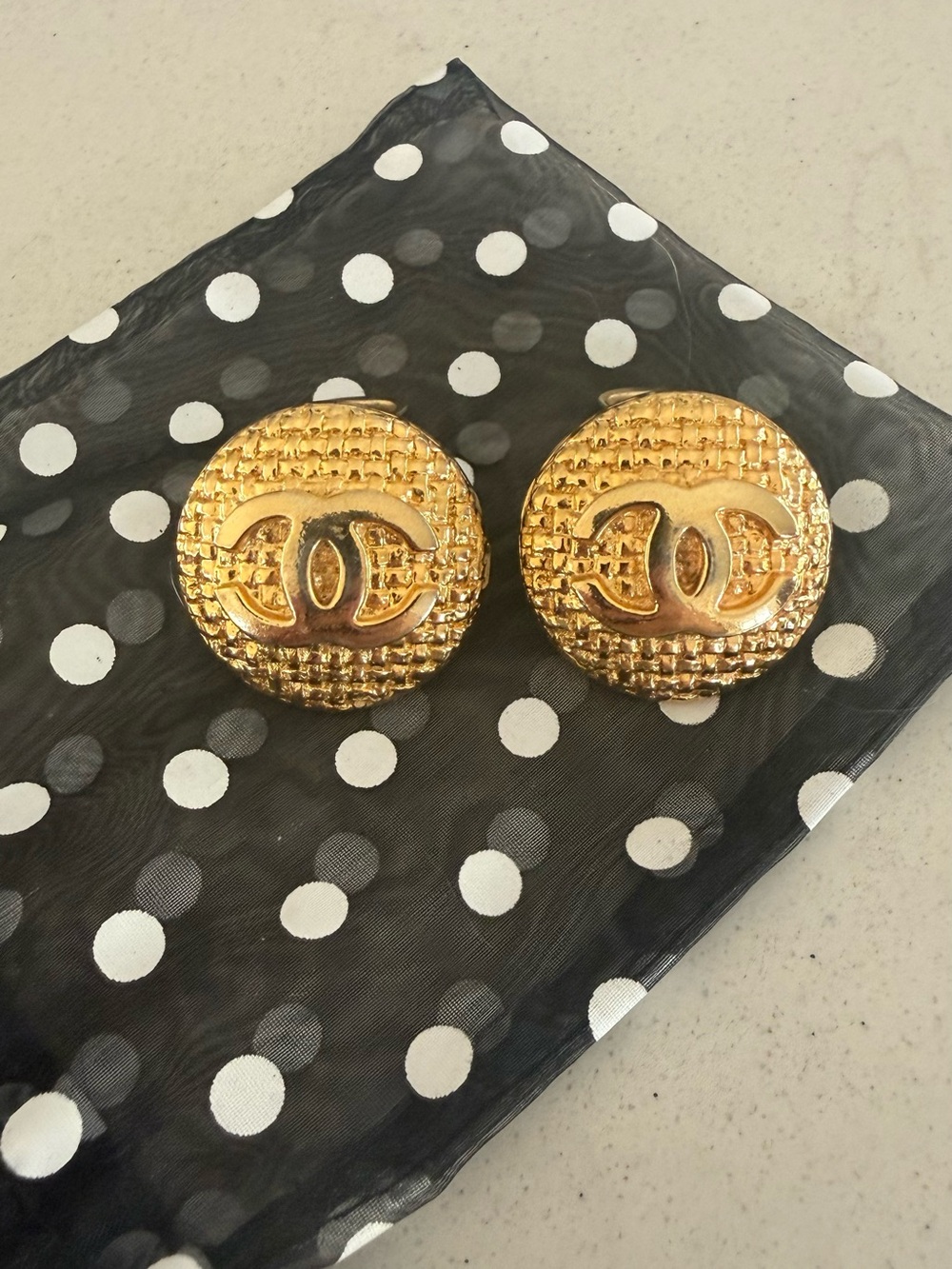 Vintage CHANEL Clip On Earrings - Picture 7 of 10